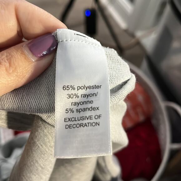 Maurice’s Gray Star Print Oversized Top Size 2 - Picture 7 of 8